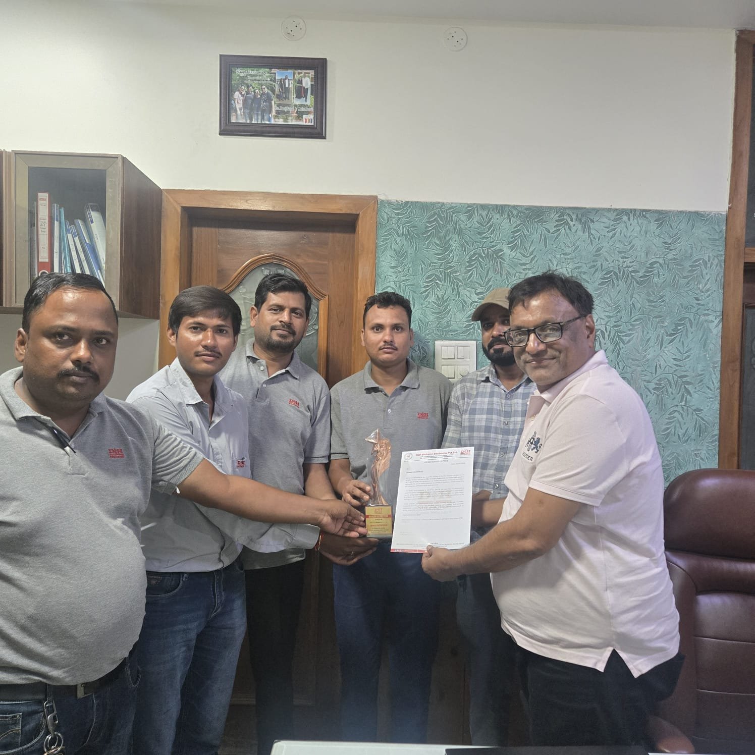 D&H Secheron Star Performer Award for crossing 10 Crore business